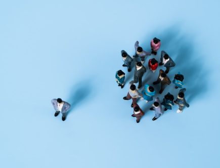 Rôle des clubs lecture féministes dans l'empowerment féminin